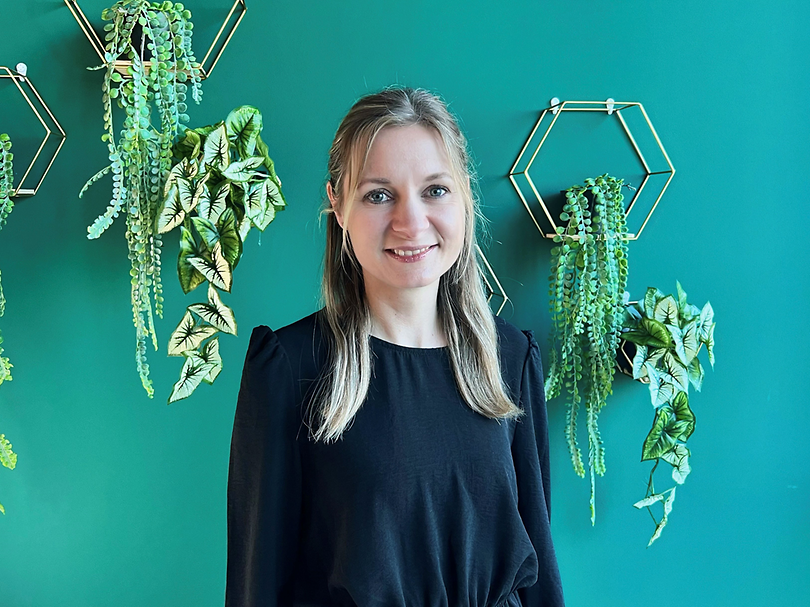 Julia Hammes Profile Picture_data